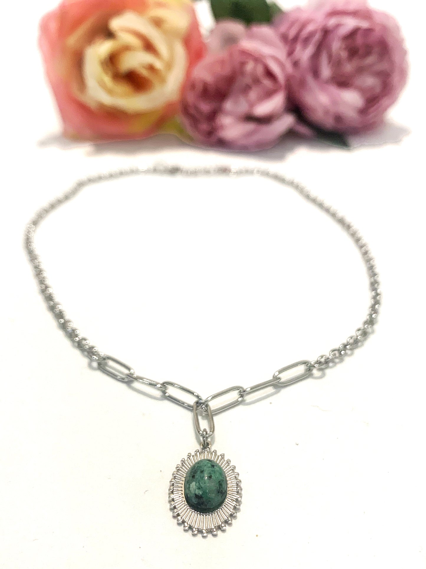BINDU Collana ~ in Acciaio INOSSIDABILE, con pietre DURE e ciondolo a forma di lacrima.