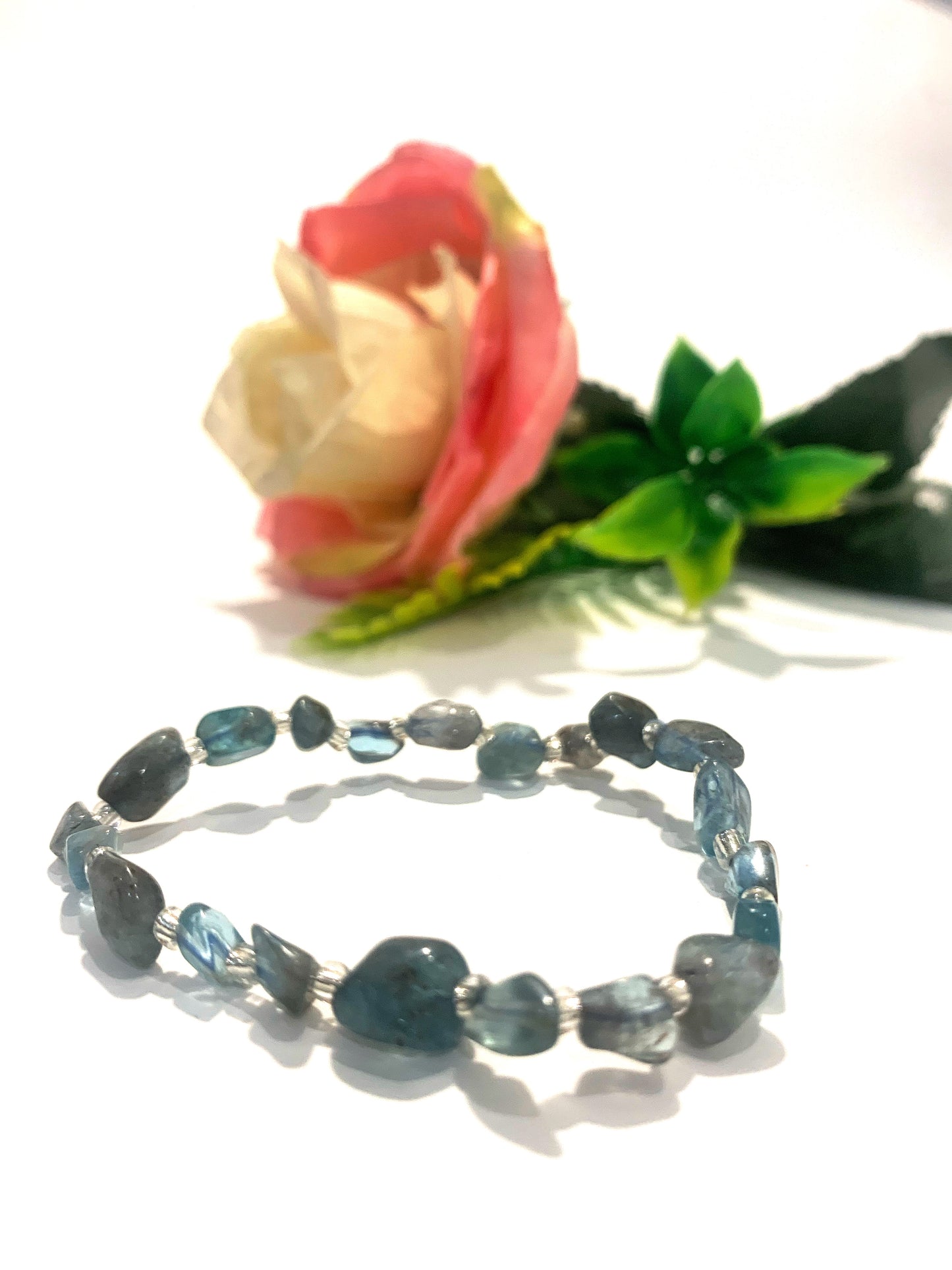THERA ~ Bracciale in QUARZO elasticizzato ~ Nirvana Stones