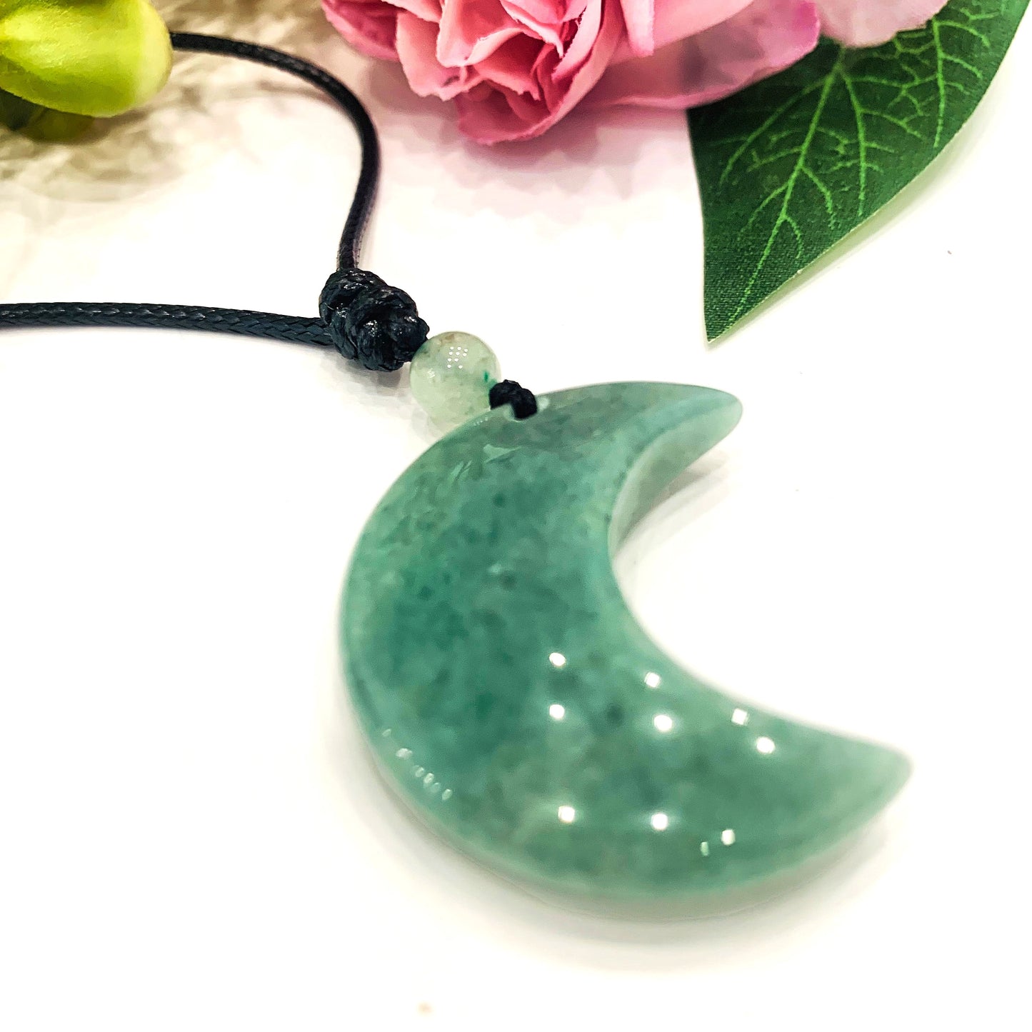 MOON ~ Collana lunetta in pietra naturale con cuoietto