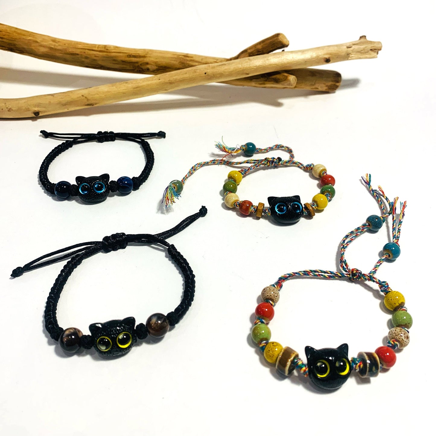 KITTEN ~ bracciale con gattino, cordino nero tibetano e perle in pietra dura naturale