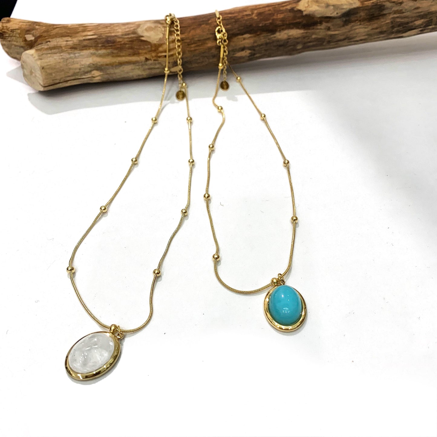 ABJINI ~ Collana in Acciaio placcato oro, con ciondolo ovale in pietra naturale