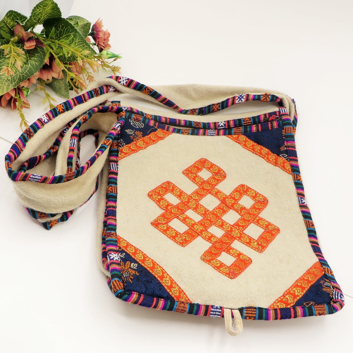 YOLA Infinity ~ Tracolla in panno e seta Tibetana ~