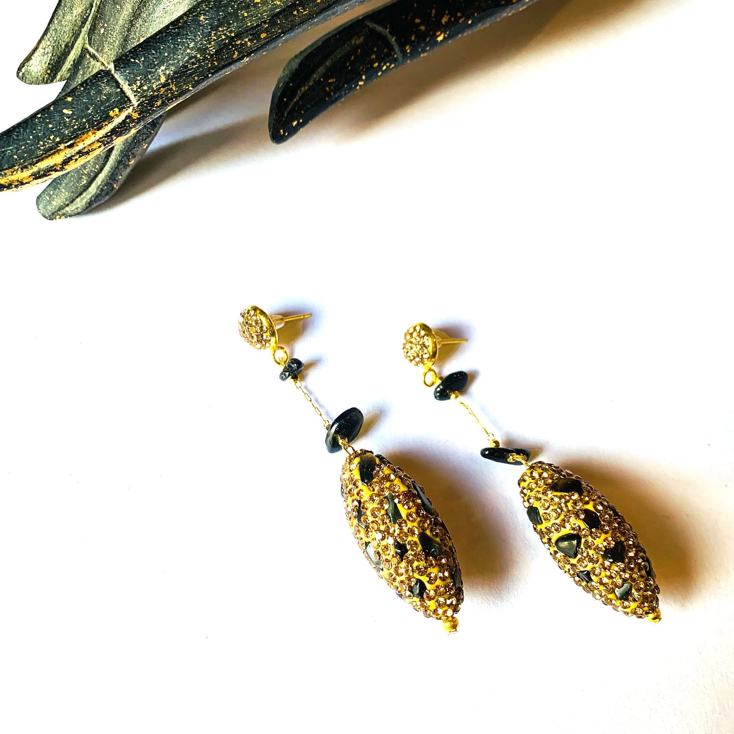 ISANA PENDENT - ORECCHINI PIETRA DURA NATURALE e metallo ottone galvanizzato e rodiato oro