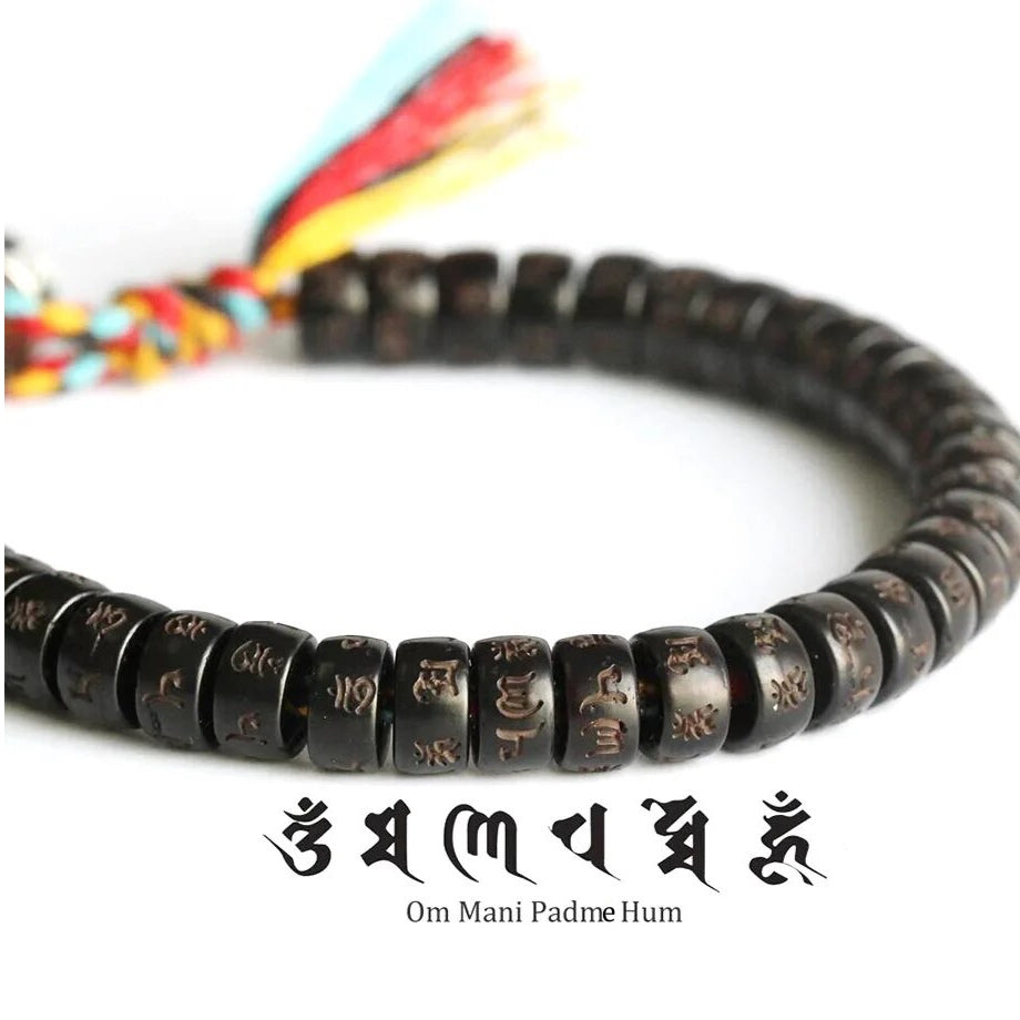 SUTRA ~ Bracciale Tibetano in legno di cocco con mantra incisi e cordino tibetano