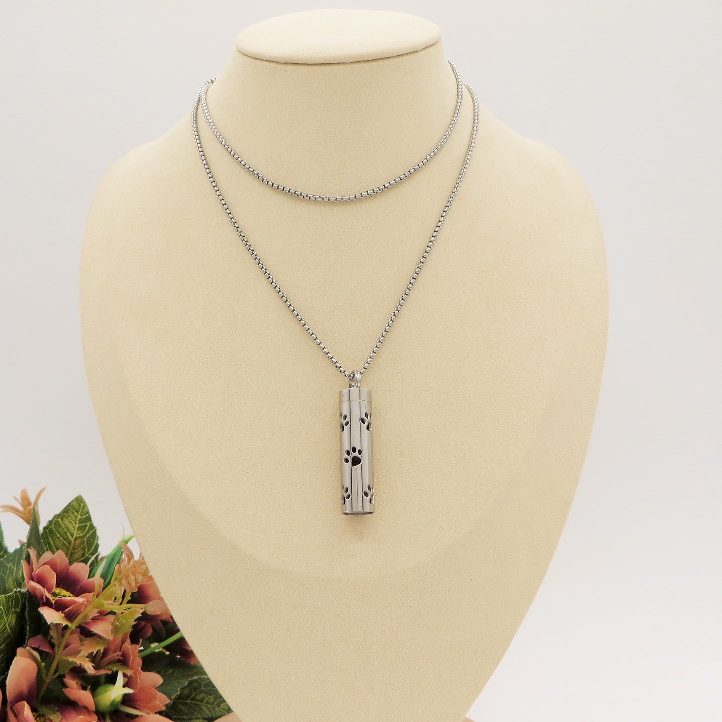 RASA ~ Collana diffusore aromatherapy diffusore essenze in acciaio inossidabile Om e Zampa