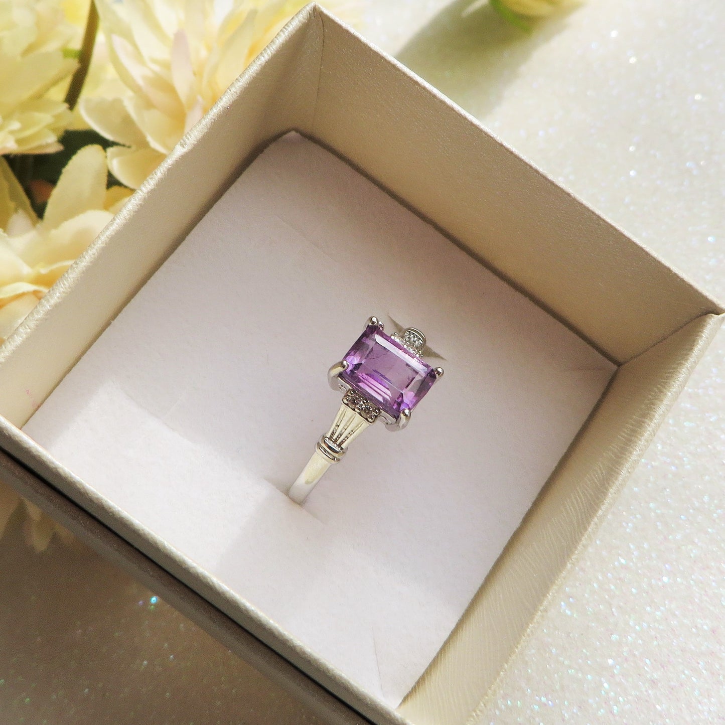SHIVA ~ Anello regolabile in Ametista taglio rettangolare naturale con cubic zirconia