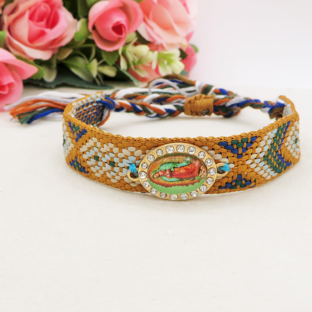 AVE MARIA ~ Bracciale IN COTONE MACRAME' con Madonnina ~