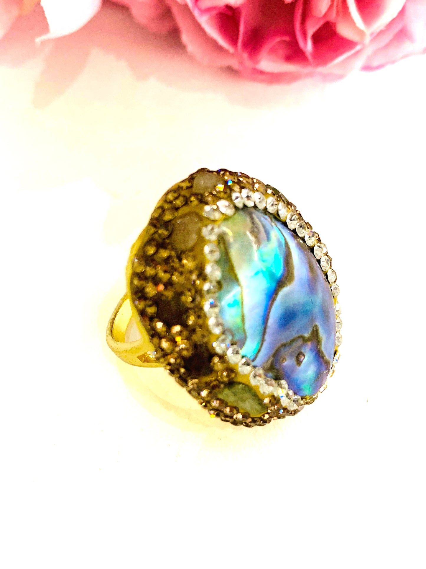 ISANA  ~ ANELLO IN PIETRA DURA NATURALE e metallo ottone galvanizzato e rodiato oro