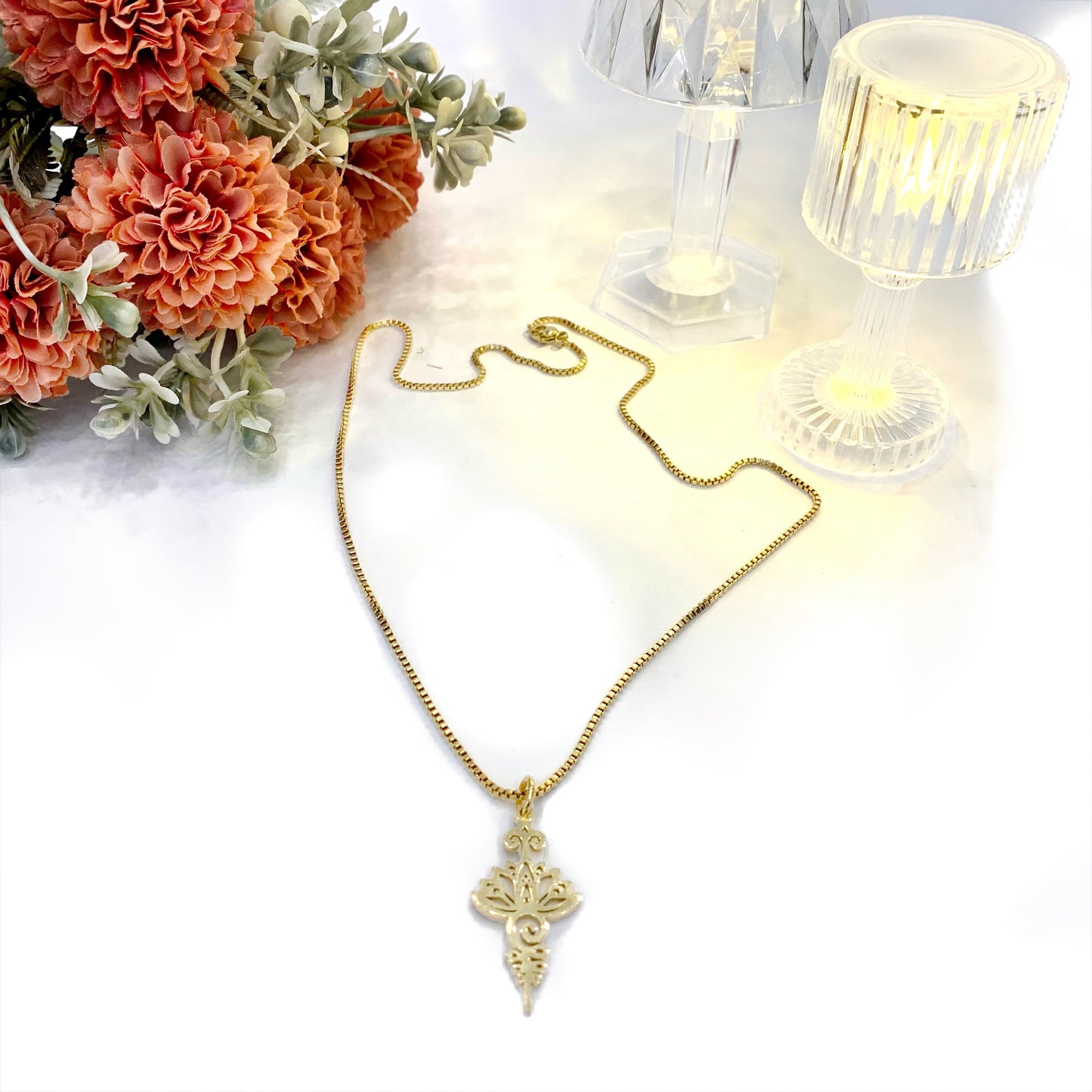 OM SHAKTI COLLANA ~ in acciaio inossidabile con ciondolo Unaalome e Loto