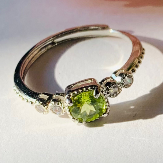 MIDORI  ~ Anello regolabile con PERIDOT  naturale -