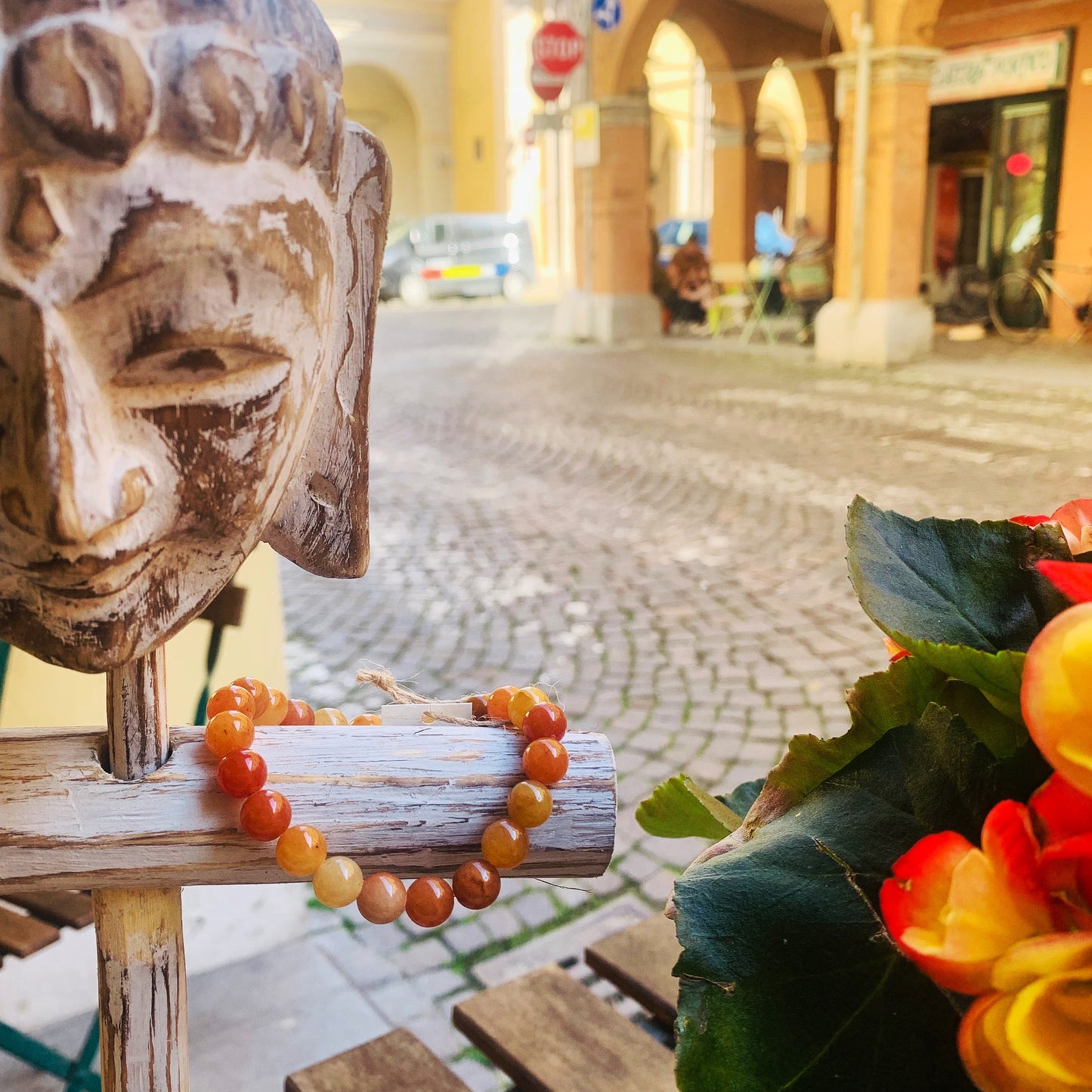AMISHI ~ BRACCIALE ELASTICIZZATO IN PIETRA DURA NATURALE