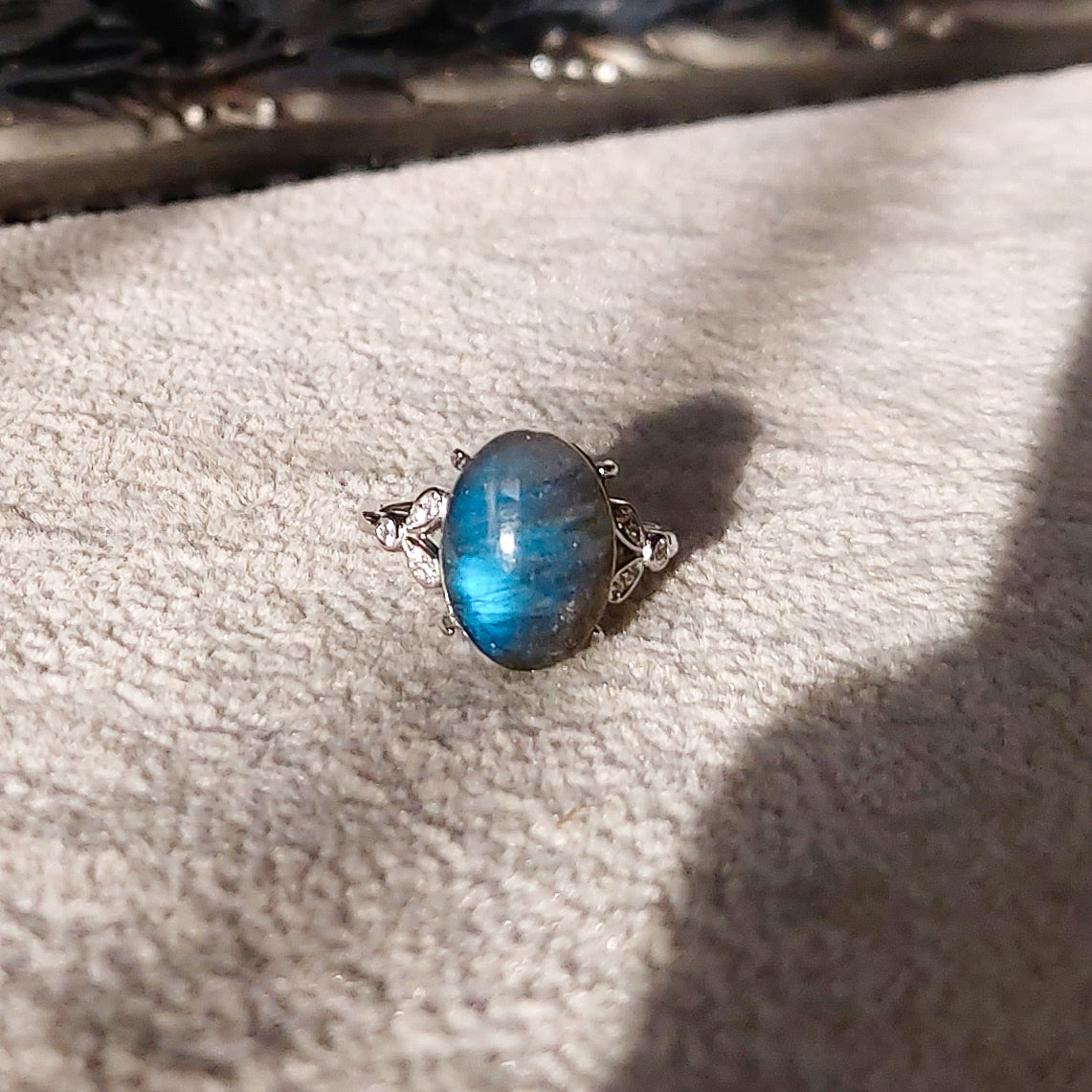 NYMA XL ~ Anello regolabile in Labradorite naturale