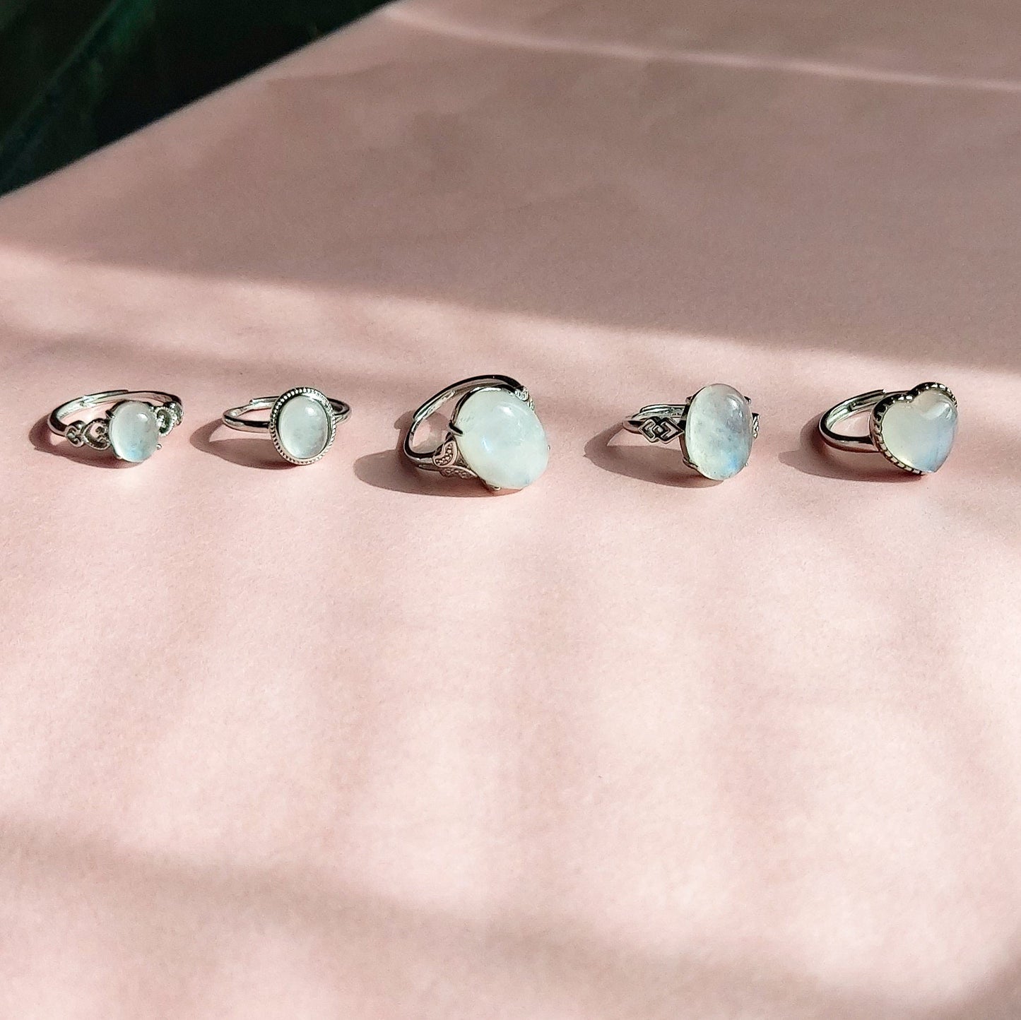 DEVA HEART Argento 925 ~ Anello regolabile in Pietra di Luna a cuore  - Moonstone naturale