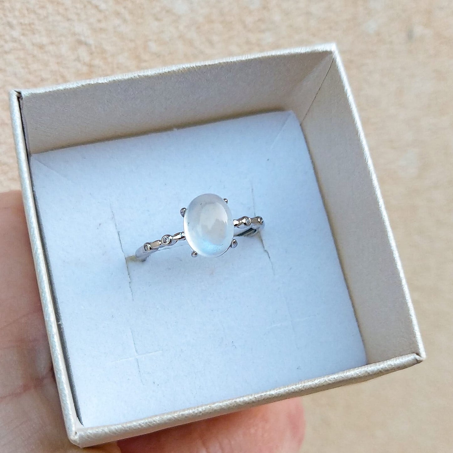 DEVA ~ Anello regolabile in Pietra di Luna - Moon Stone naturale