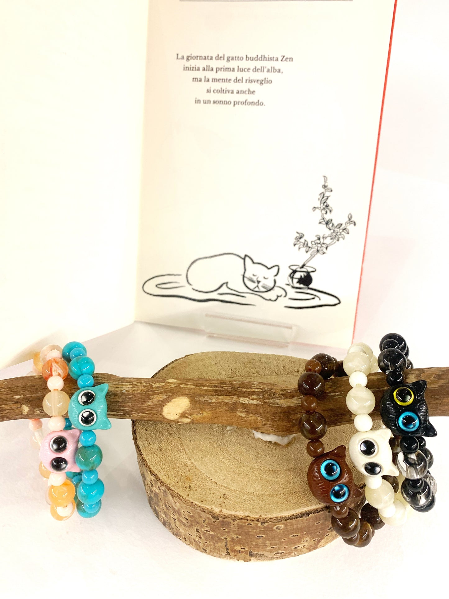 KITTEN  Rainbow ~ bracciale con gattino e perle in resina, elasticizzato