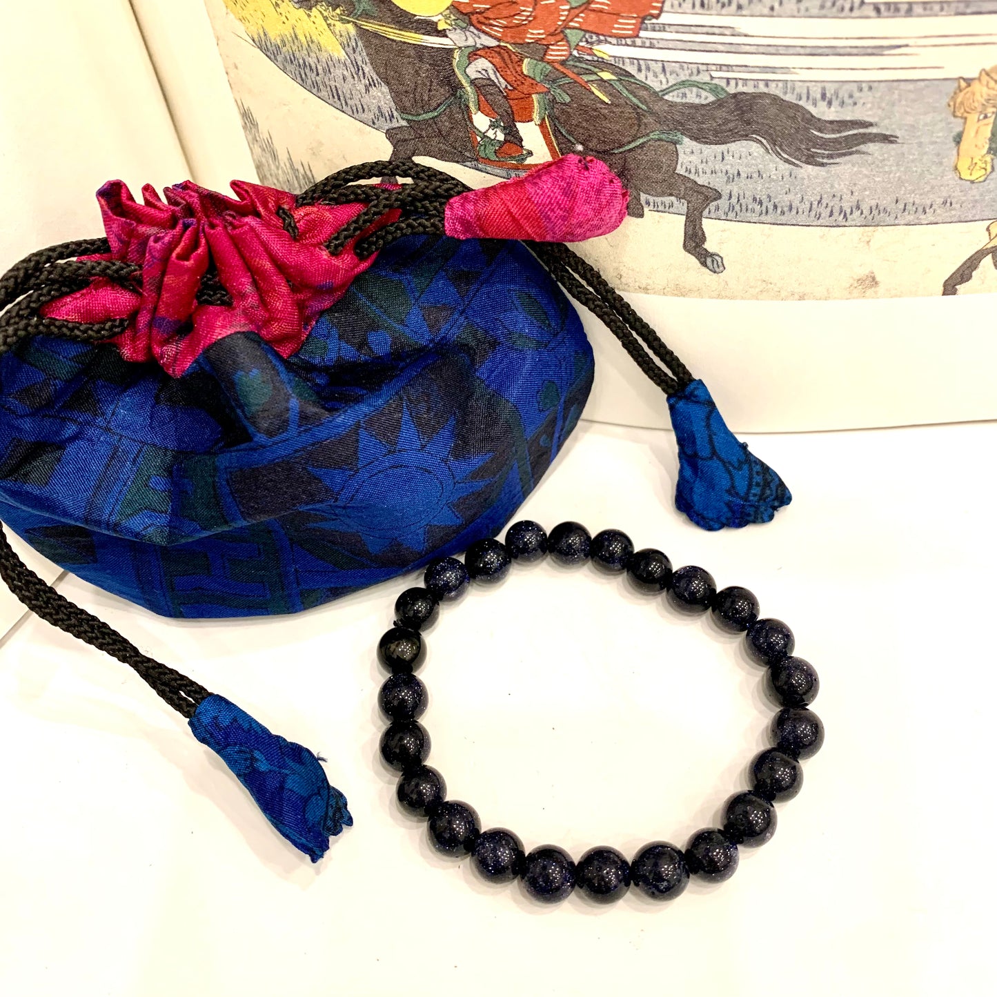 AMISHI ~ BRACCIALE ELASTICIZZATO IN PIETRA DURA NATURALE