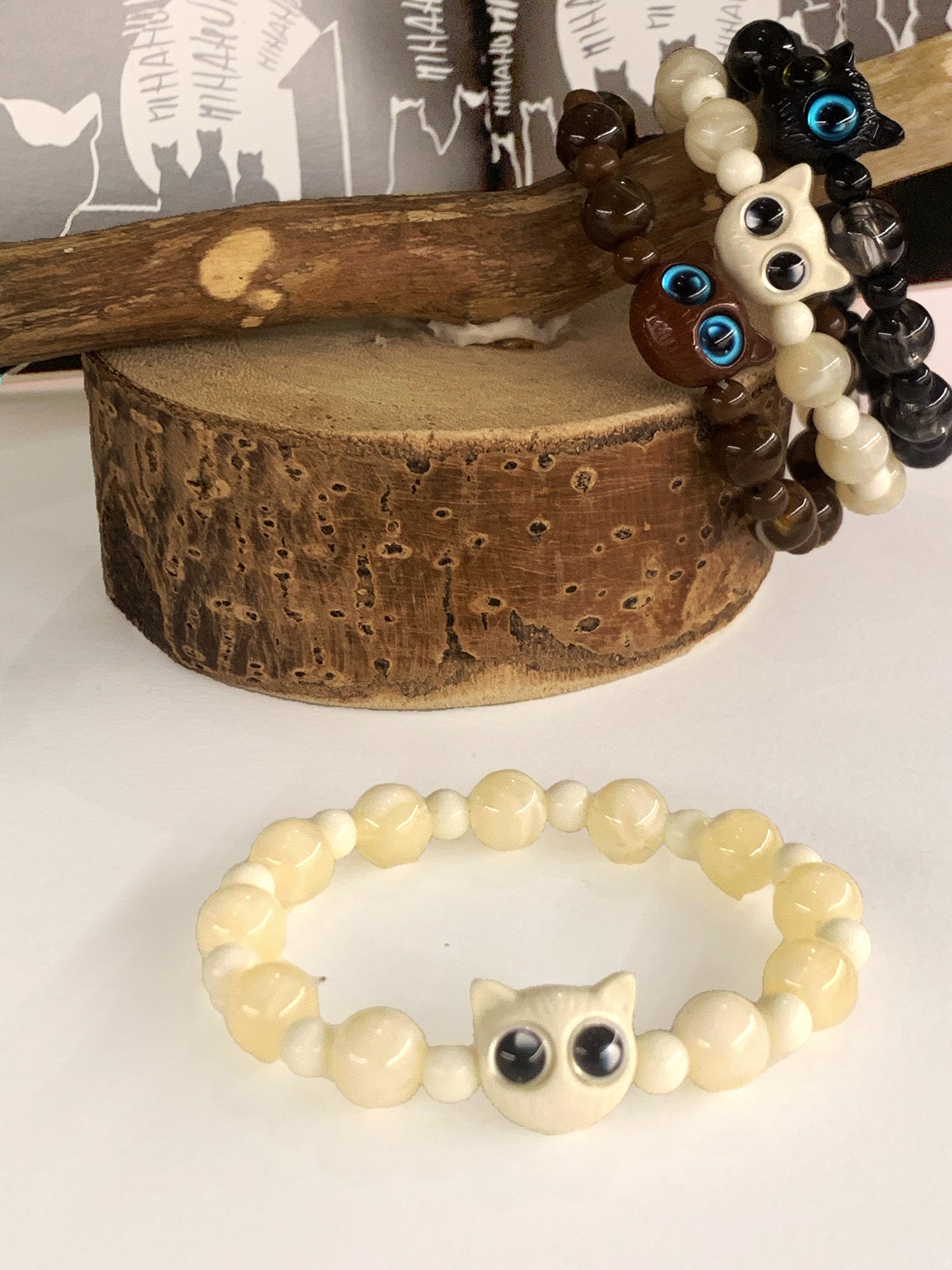 KITTEN  Rainbow ~ bracciale con gattino e perle in resina, elasticizzato