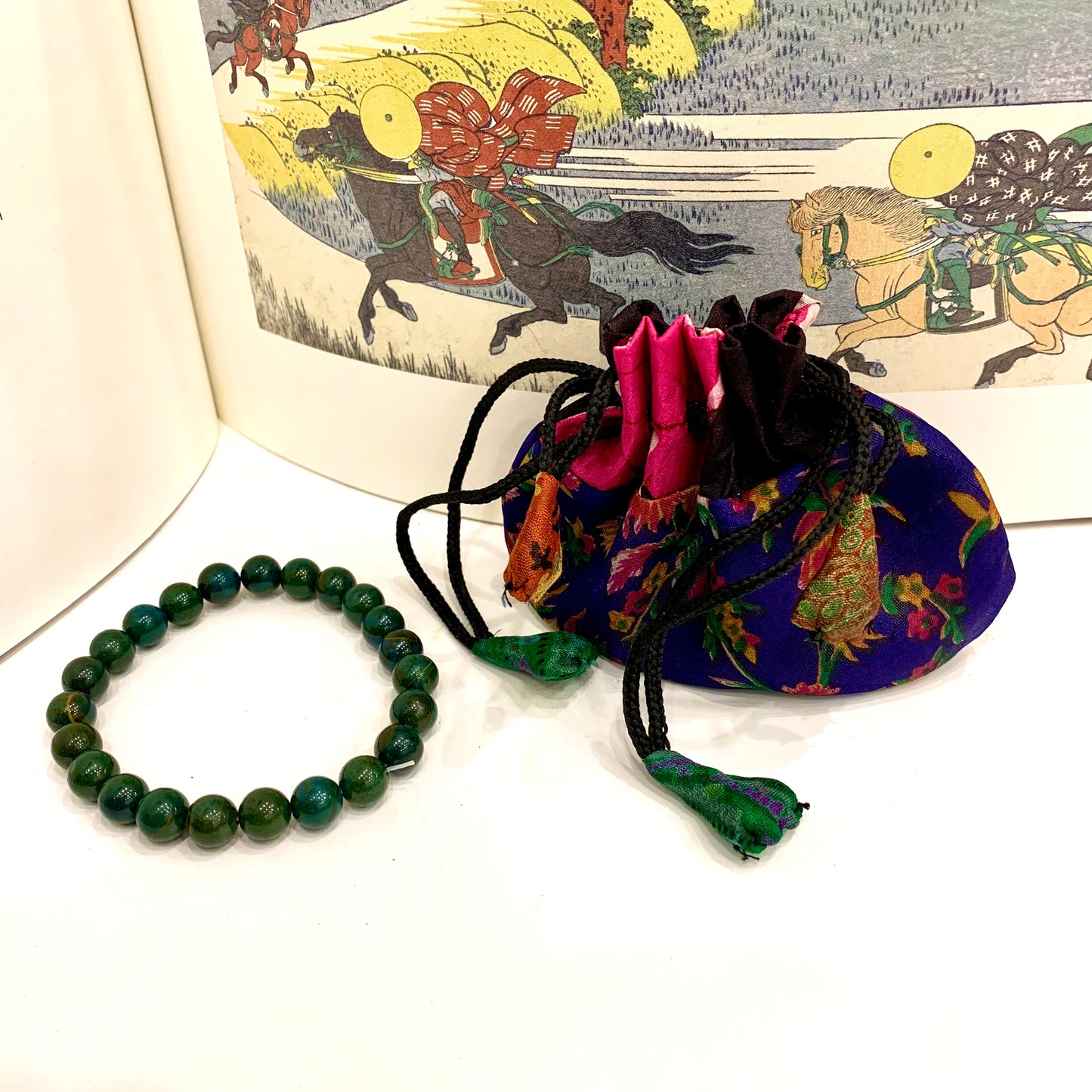 AMISHI ~ BRACCIALE ELASTICIZZATO IN PIETRA DURA NATURALE