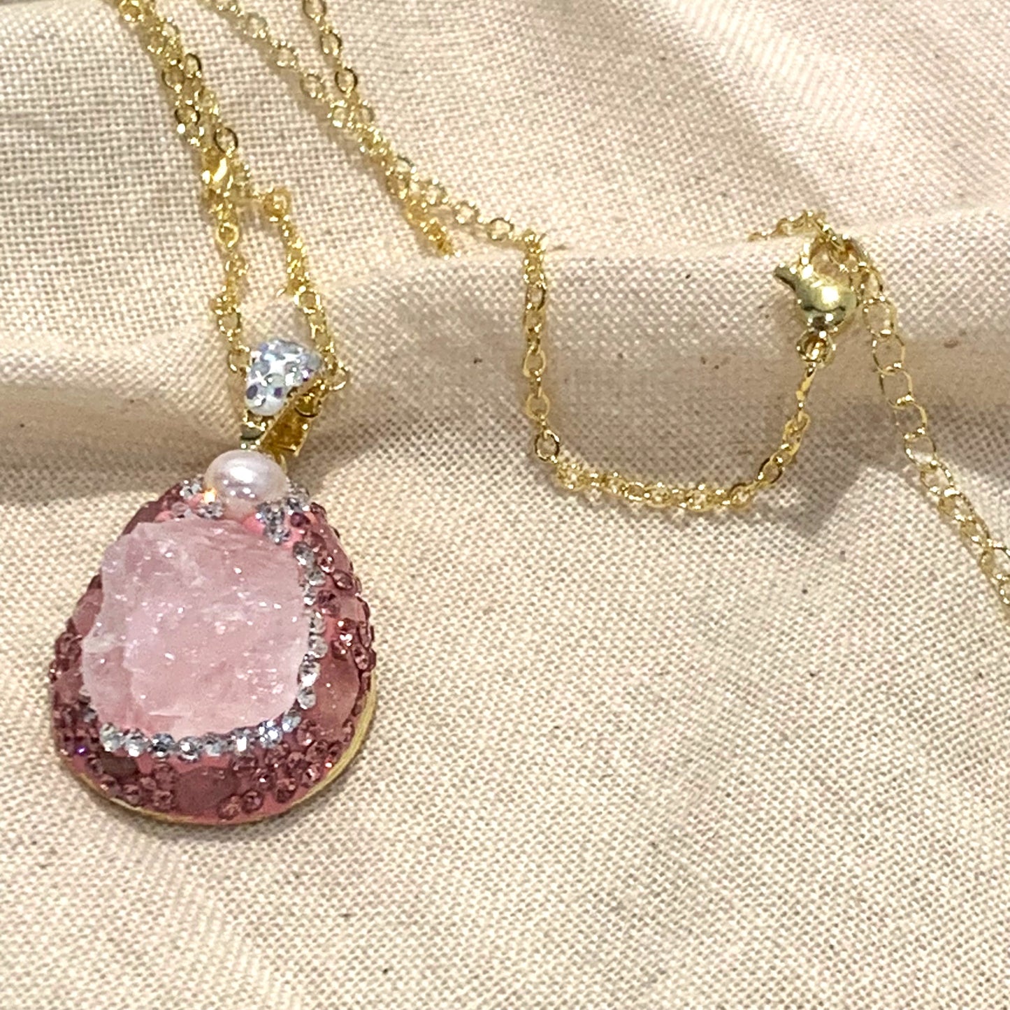 ISANA DRUSA COLLANA ROSE QUARTZ - Collana con ciondolo in QUARZO ROSA NATURALE  e metallo ottone galvanizzato e rodiato oro