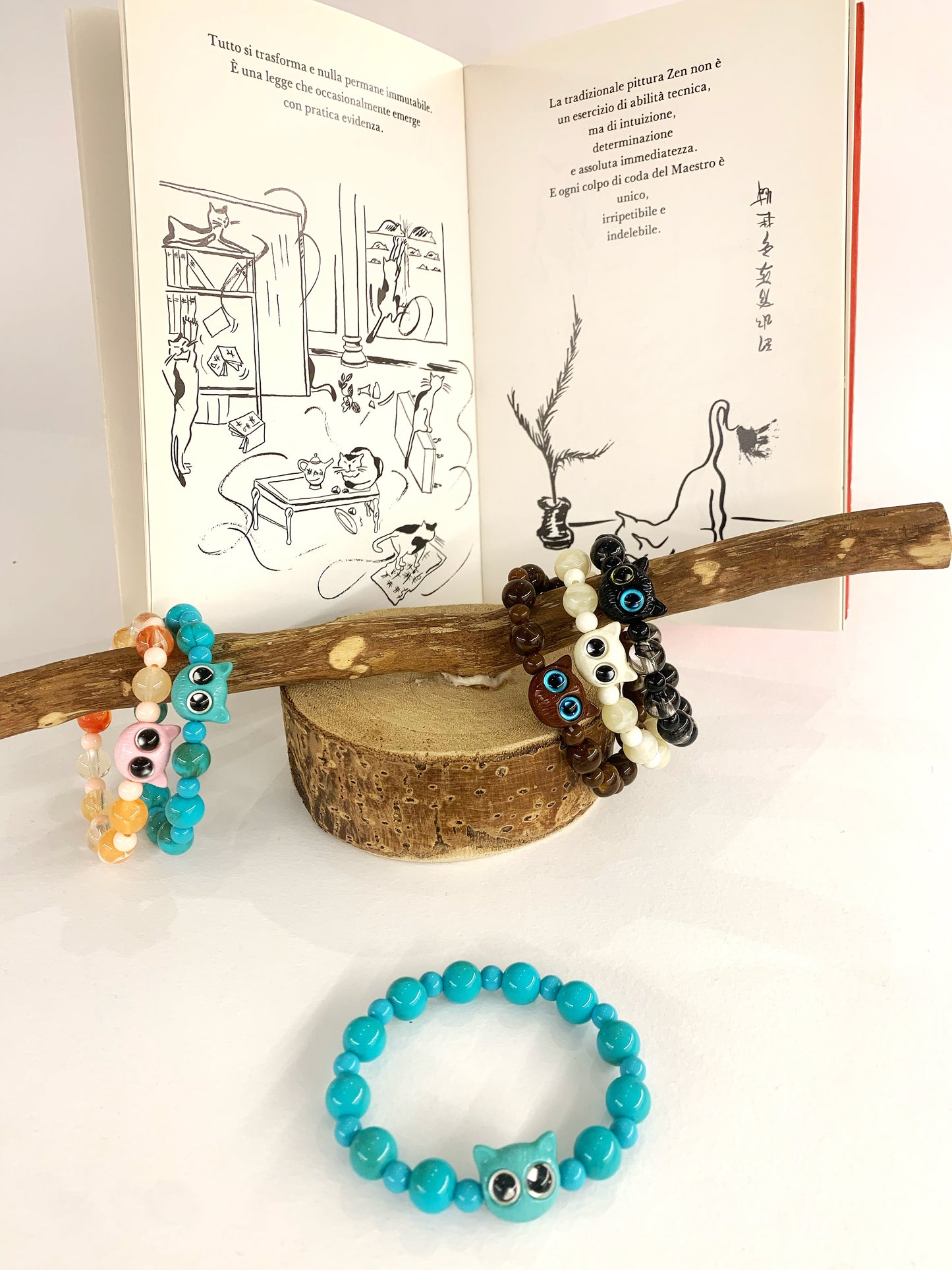 KITTEN  Rainbow ~ bracciale con gattino e perle in resina, elasticizzato