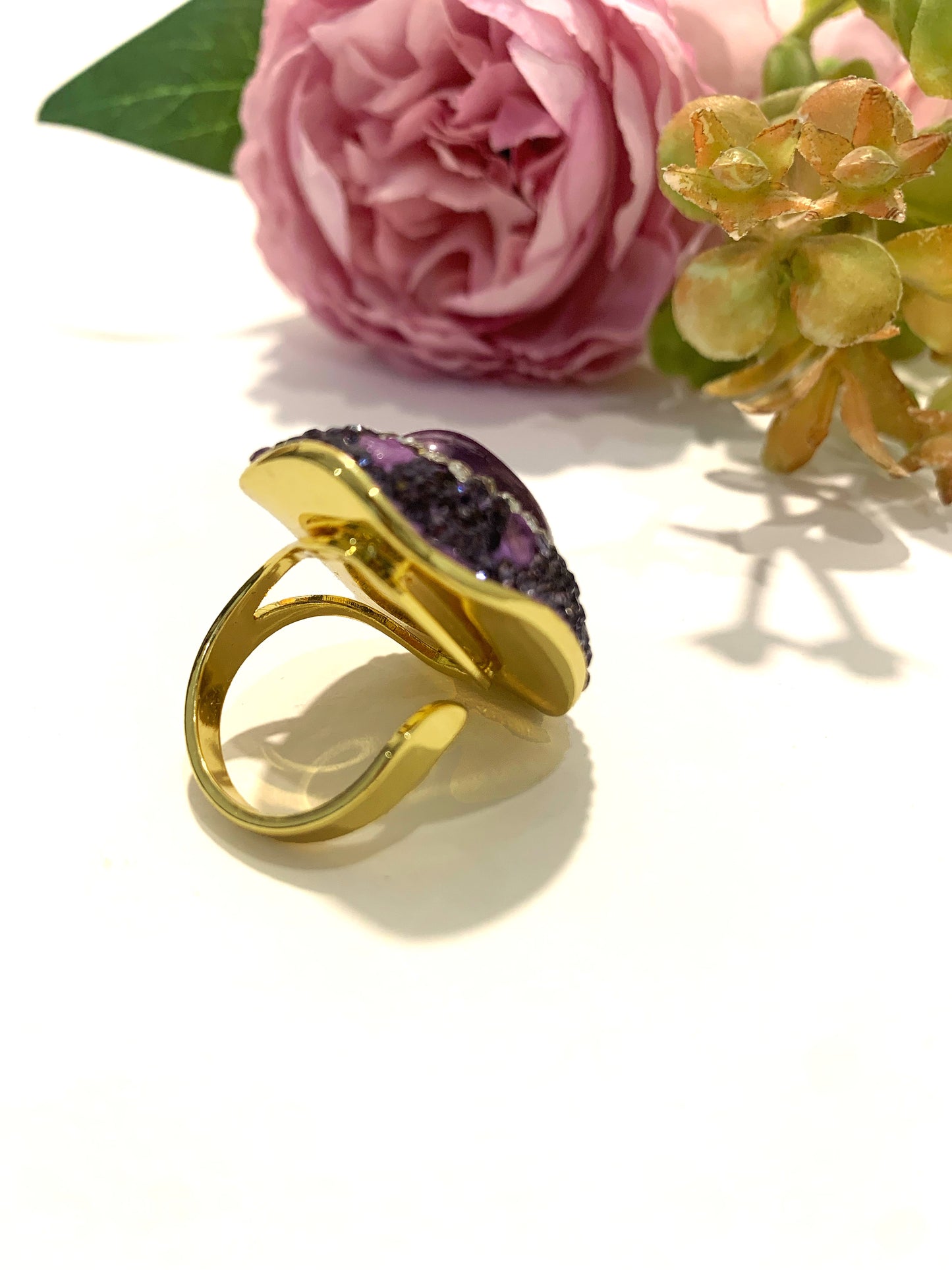 ISANA  ~ ANELLO IN PIETRA DURA NATURALE e metallo ottone galvanizzato e rodiato oro