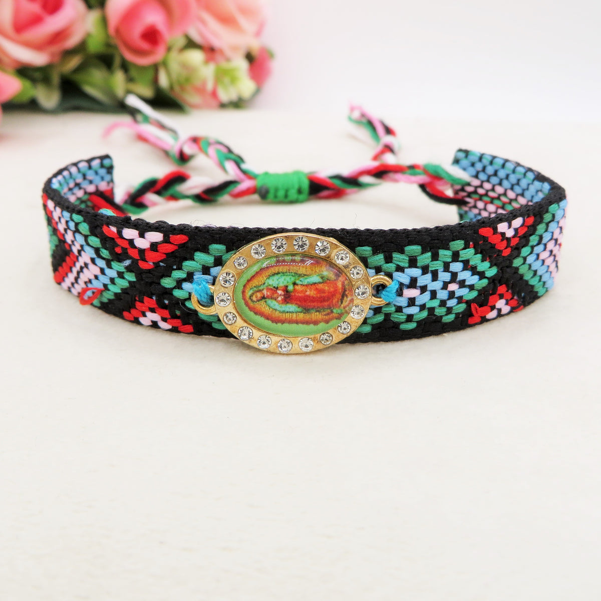 AVE MARIA ~ Bracciale IN COTONE MACRAME' con Madonnina ~
