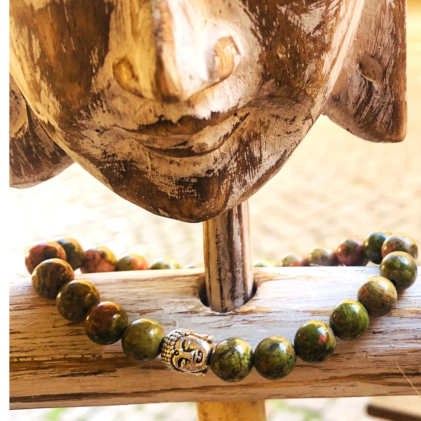 THAI BUDDHA ~ BRACCIALE ELASTICIZZATO IN PIETRA DURA NATURALE con BUDDHA