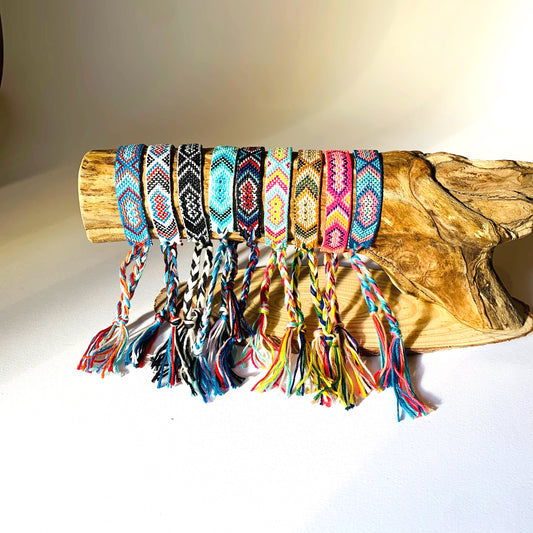 FRIENDS~ Bracciale IN COTONE MACRAME'  ~