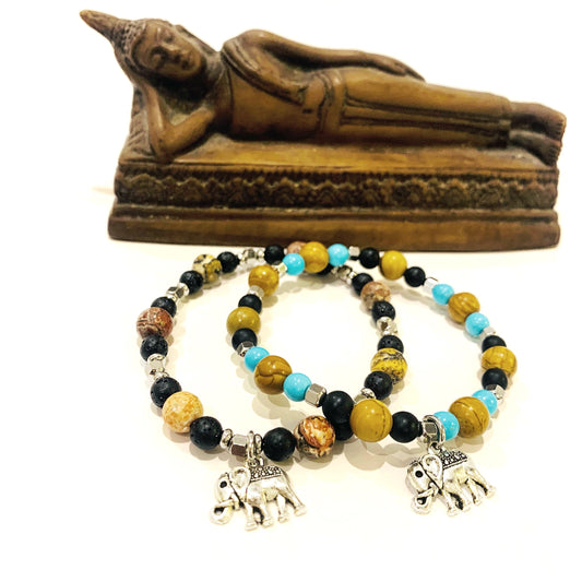 TYCHI ~ Mala bracciale  elastico di Legno di  Sandalo con elefantino