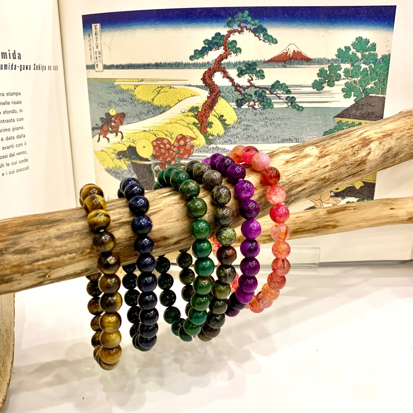 AMISHI ~ BRACCIALE ELASTICIZZATO IN PIETRA DURA NATURALE