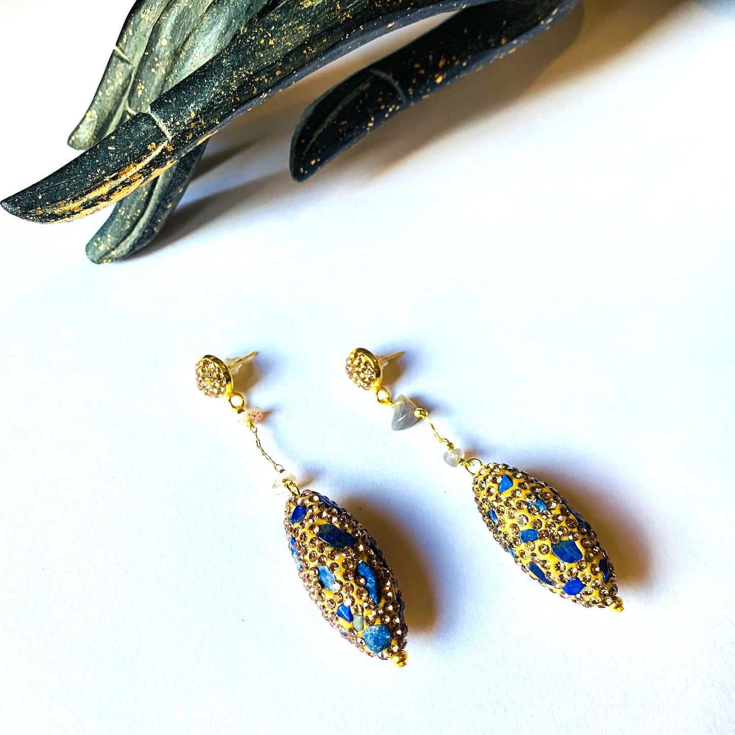 ISANA PENDENT - ORECCHINI PIETRA DURA NATURALE e metallo ottone galvanizzato e rodiato oro