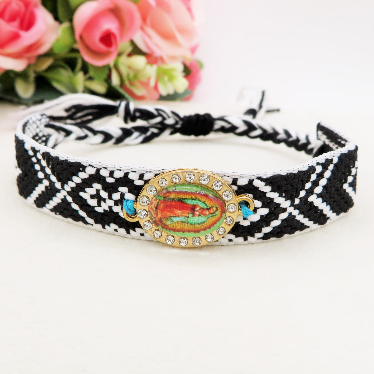 AVE MARIA ~ Bracciale IN COTONE MACRAME' con Madonnina ~