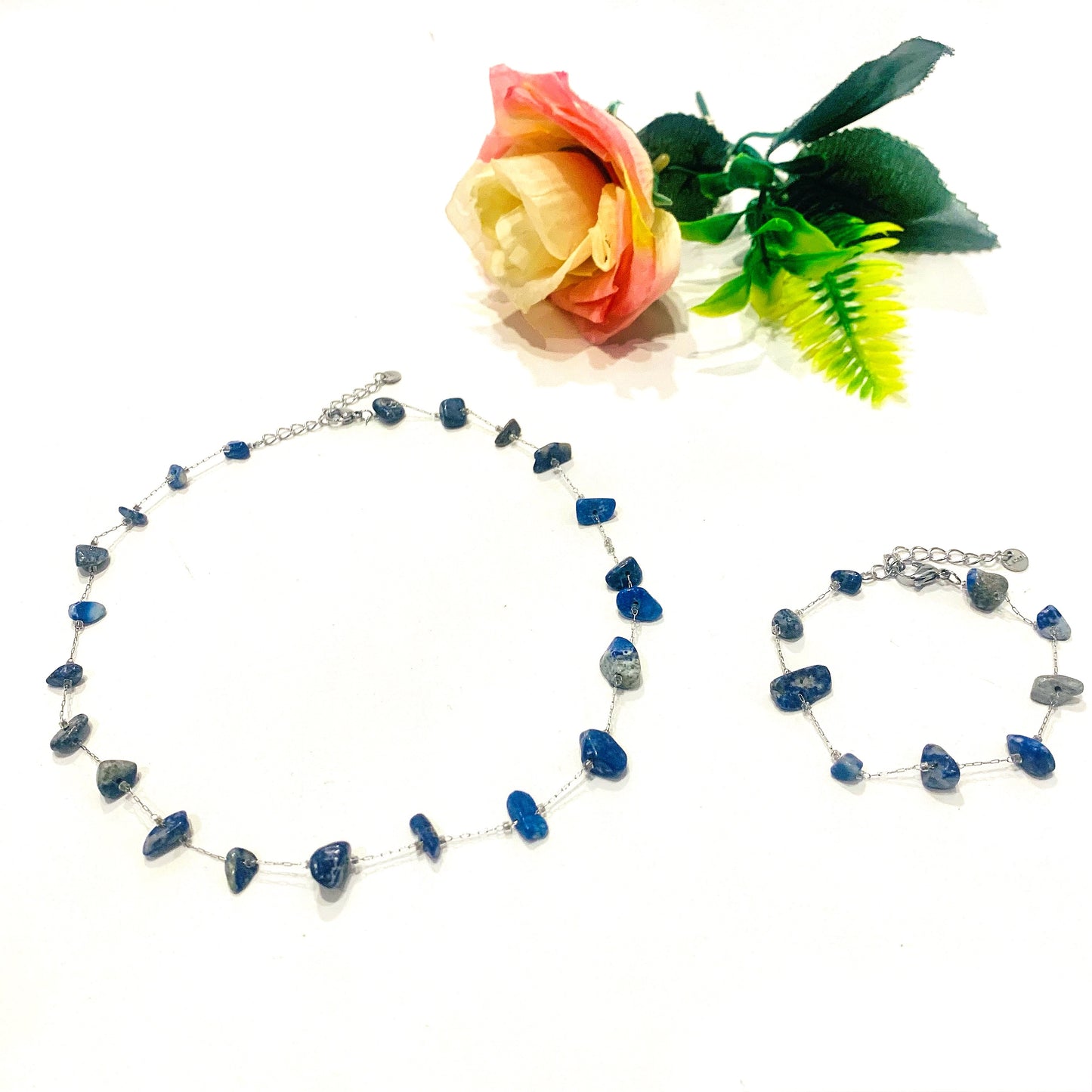 HANA collana con pietre dure naturali