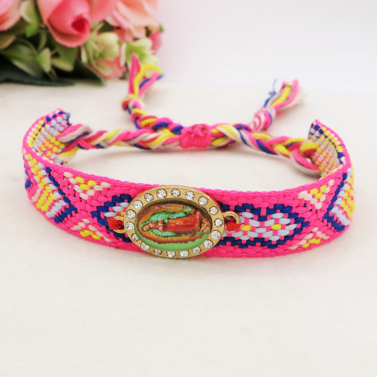 AVE MARIA ~ Bracciale IN COTONE MACRAME' con Madonnina ~