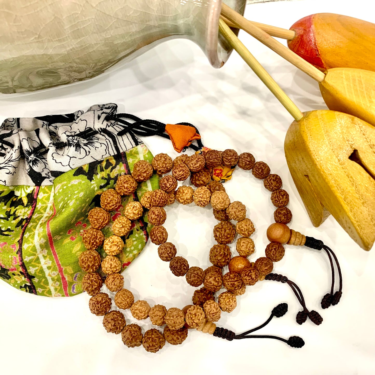 Lakshma ~ Mala~bracciale rudraksha 21 grani regolabili