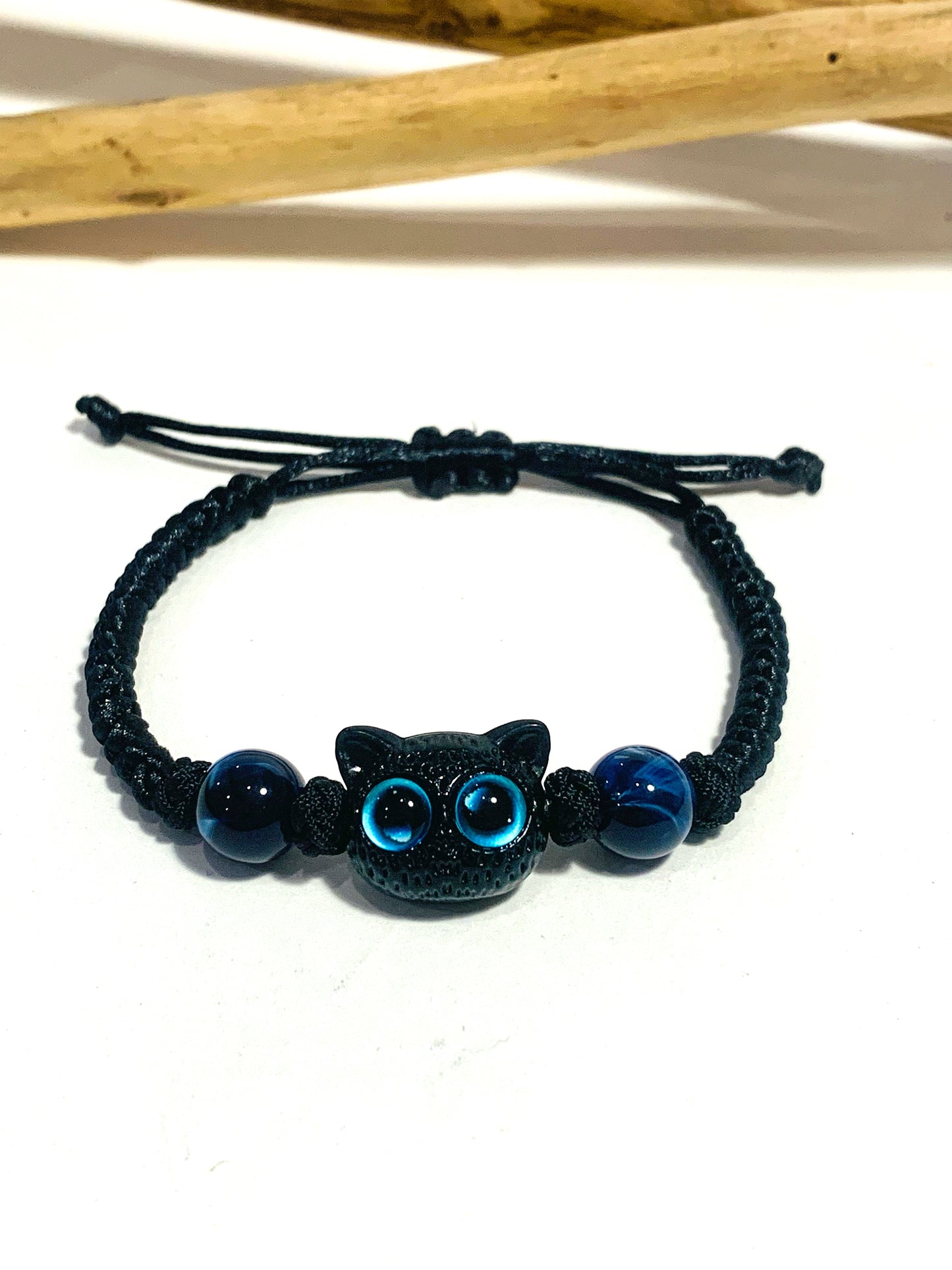 KITTEN   ~ bracciale con gattino, cordino nero tibetano e perle in pietra dura naturale