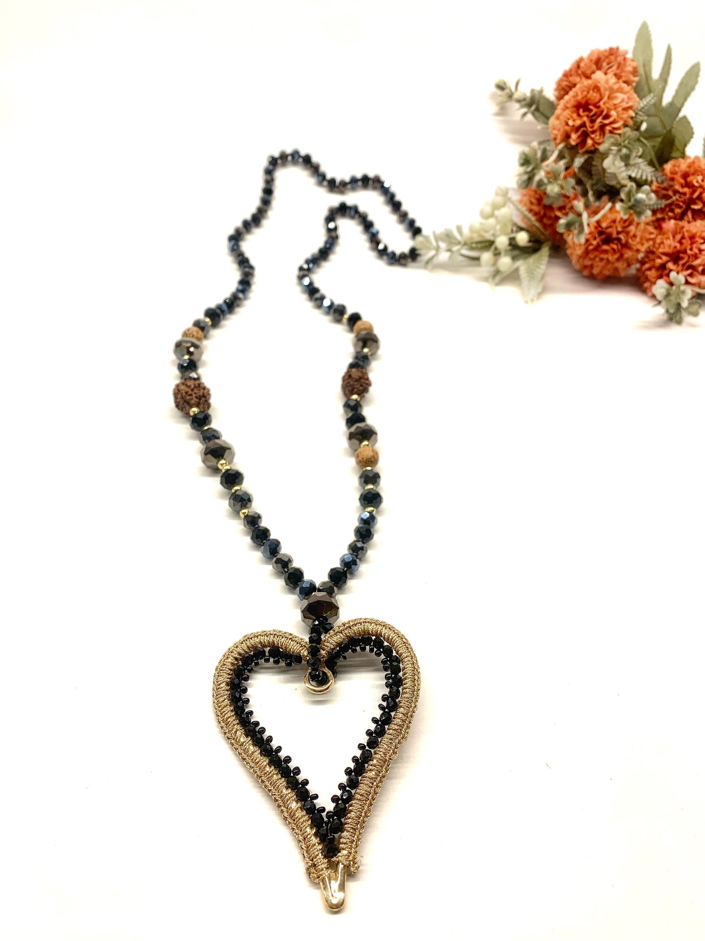 SWEET HEART ~ Collana lunga in perle di cristalli naturali, rudraksha e legno.