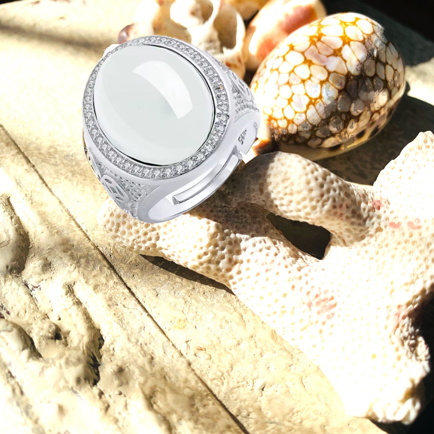 HAGAKURE Giada Bianca ~ Anello sigillo con pietra dura naturale  ~  Giada Bianca   ~ lavorazione filigrana per l'incastonatura.~