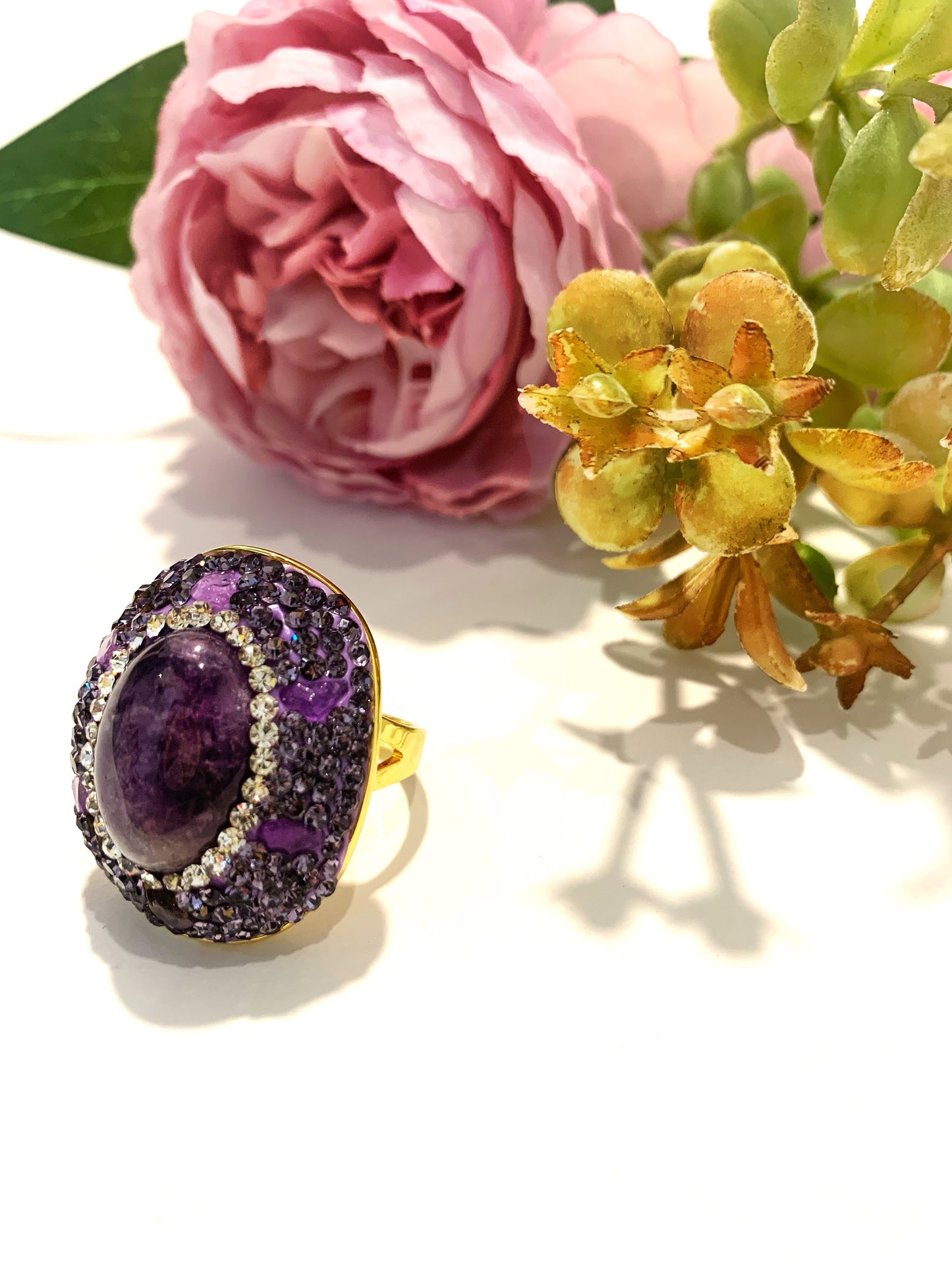 ISANA  ~ ANELLO IN PIETRA DURA NATURALE e metallo ottone galvanizzato e rodiato oro