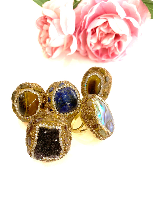 ISANA  ~ ANELLO IN PIETRA DURA NATURALE e metallo ottone galvanizzato e rodiato oro