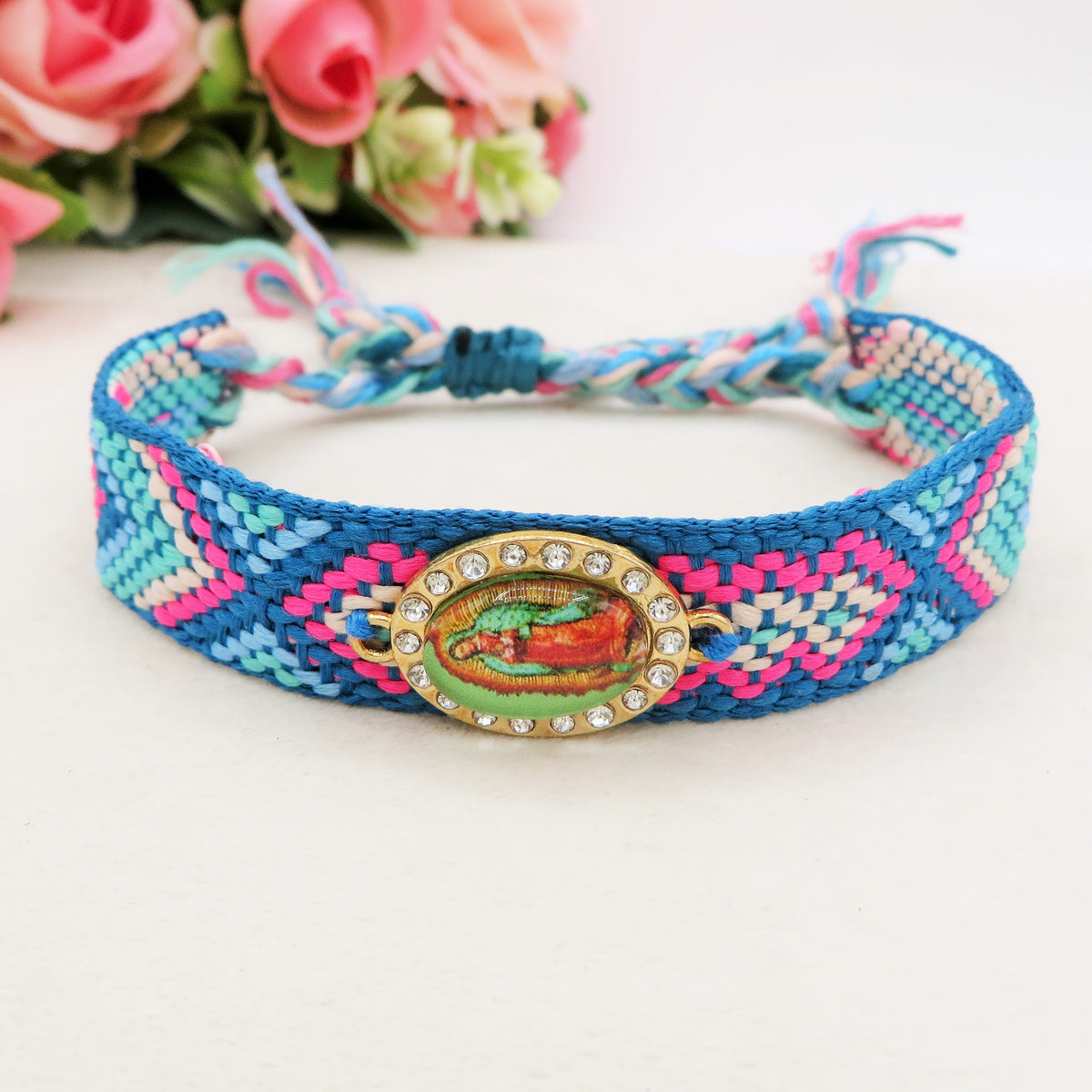 AVE MARIA ~ Bracciale IN COTONE MACRAME' con Madonnina ~