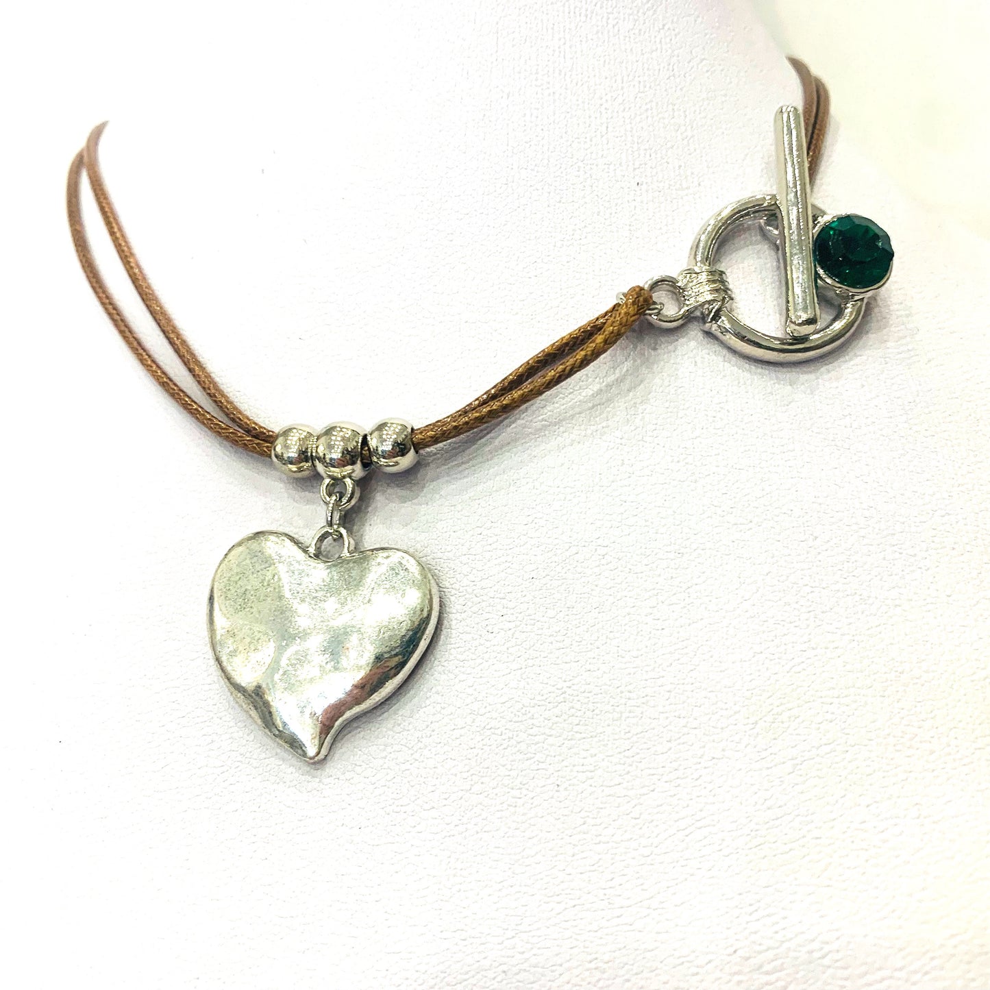 INDIAN SUMMER DREAMS GREEN HEART ~ collana ciondolo in cuoietto