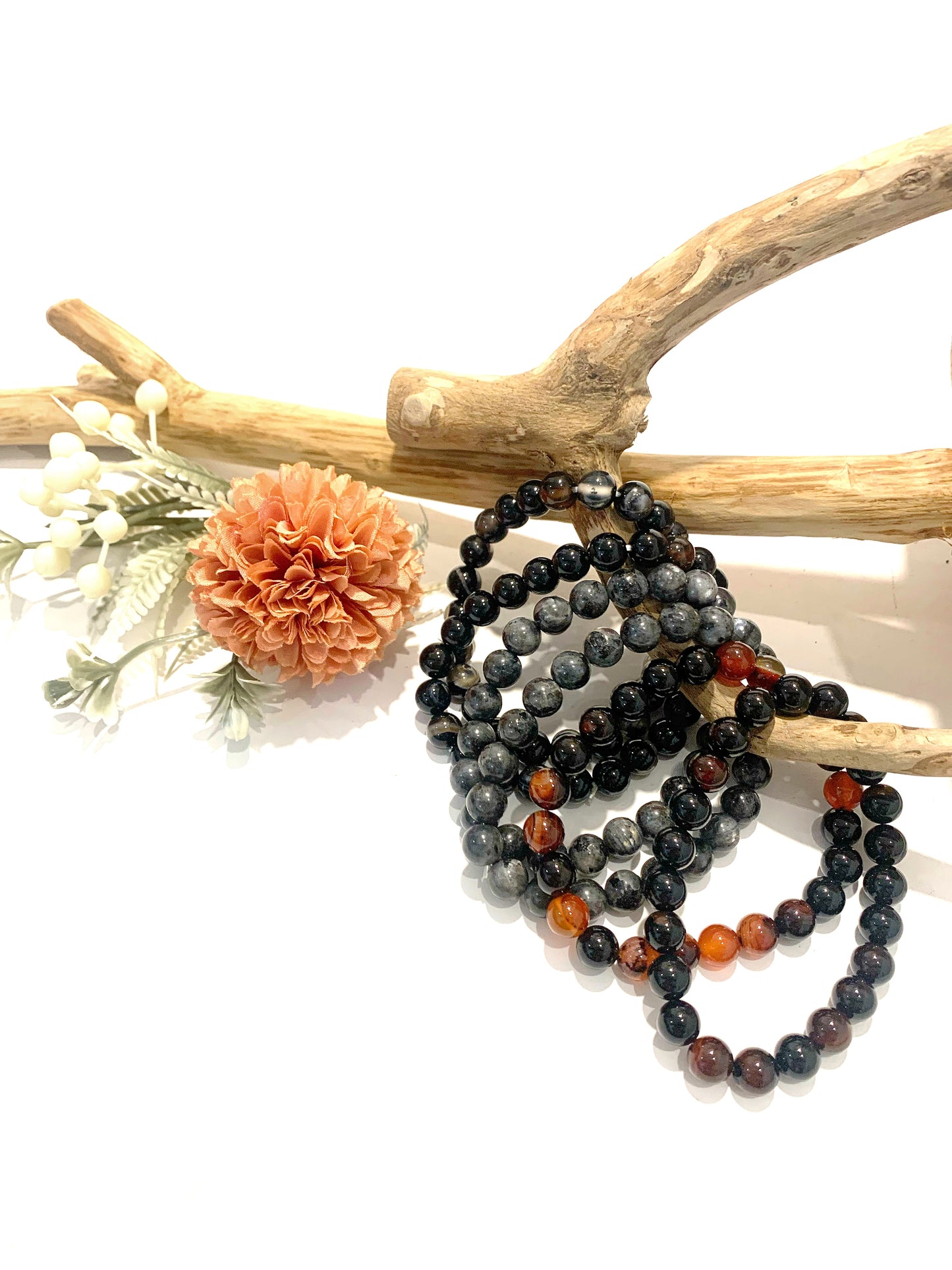 AMISHI ~ BRACCIALE ELASTICIZZATO IN PIETRA DURA NATURALE