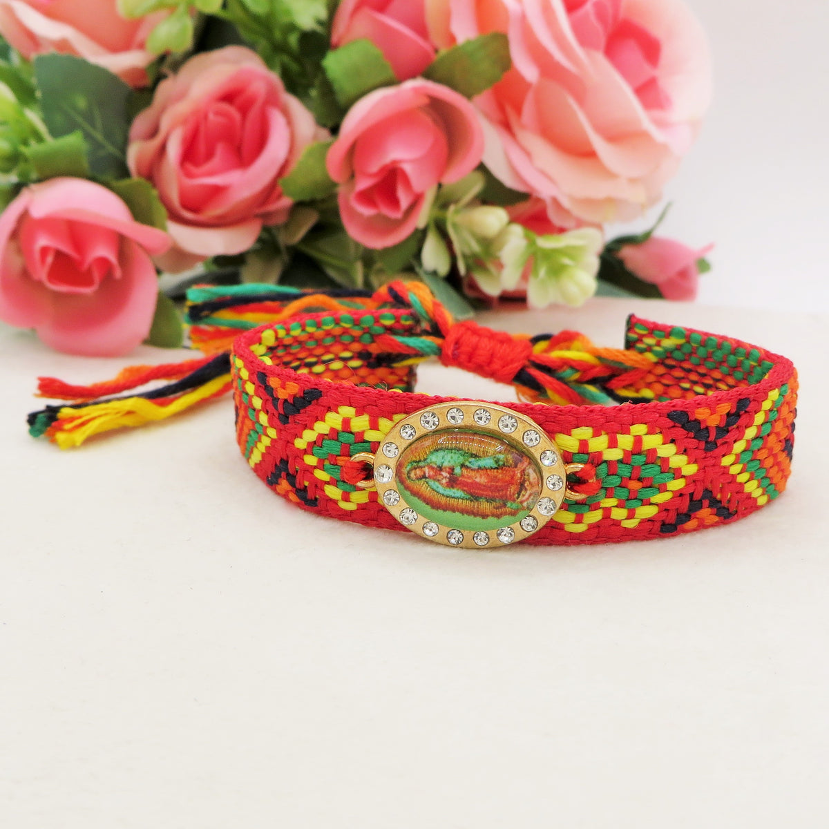 AVE MARIA ~ Bracciale IN COTONE MACRAME' con Madonnina ~