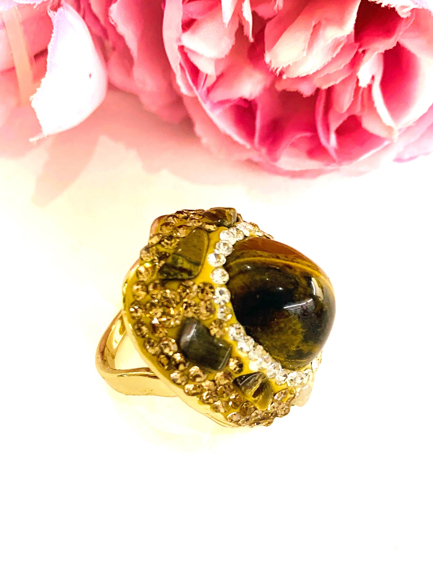 ISANA  ~ ANELLO IN PIETRA DURA NATURALE e metallo ottone galvanizzato e rodiato oro
