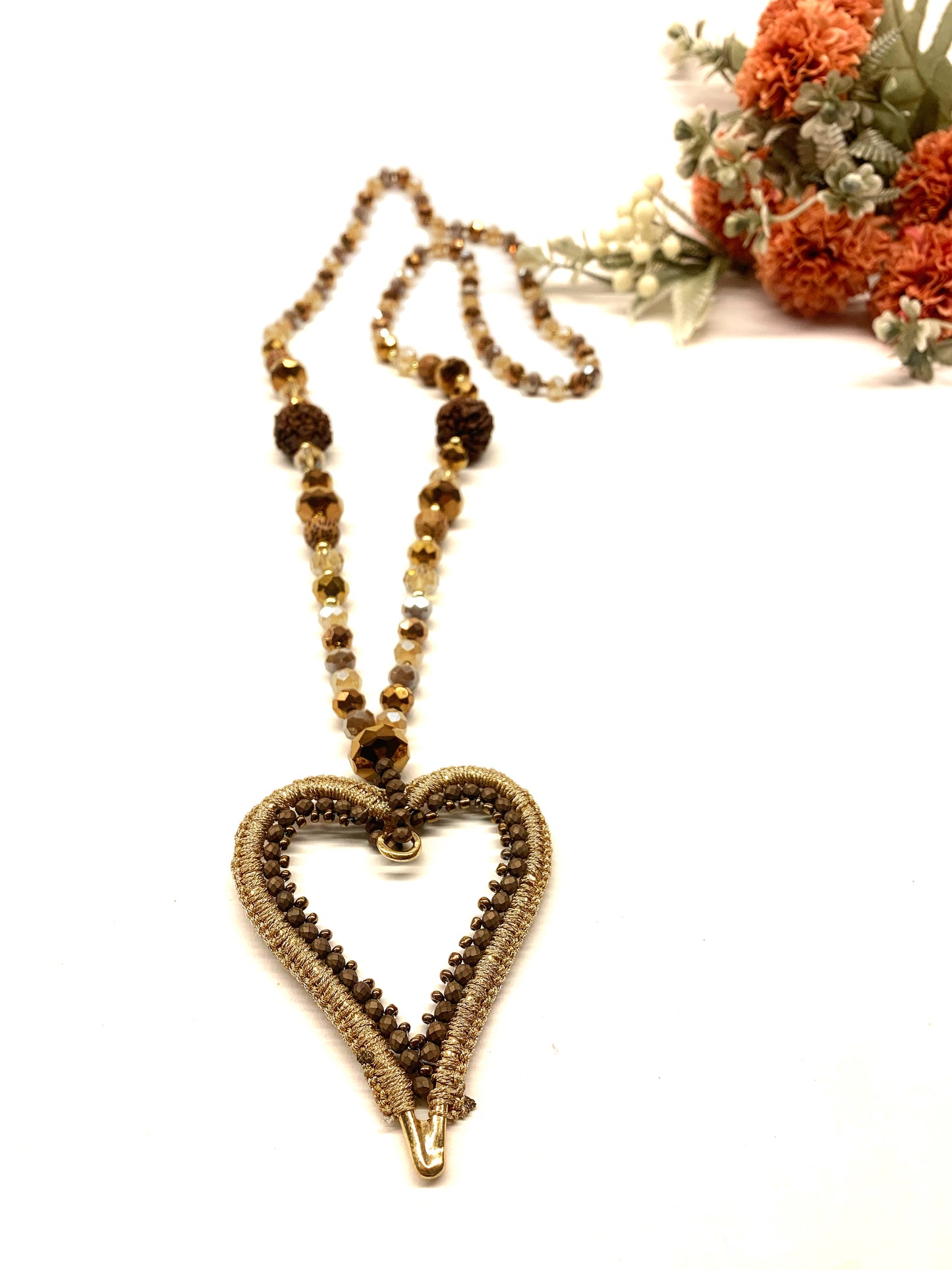 SWEET HEART ~ Collana lunga in perle di cristalli naturali, rudraksha e legno.