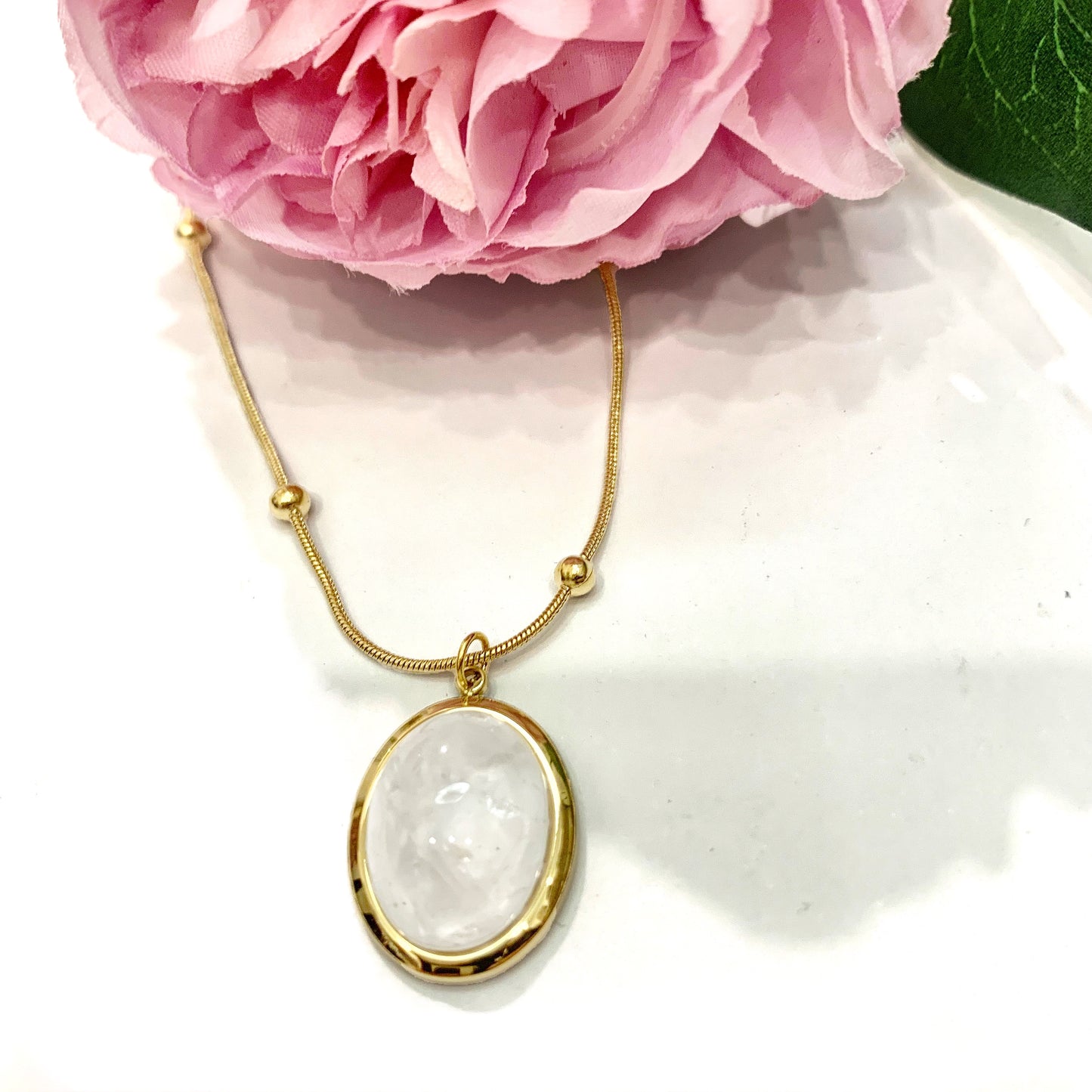 ABJINI ~ Collana in Acciaio placcato oro, con ciondolo ovale in pietra naturale