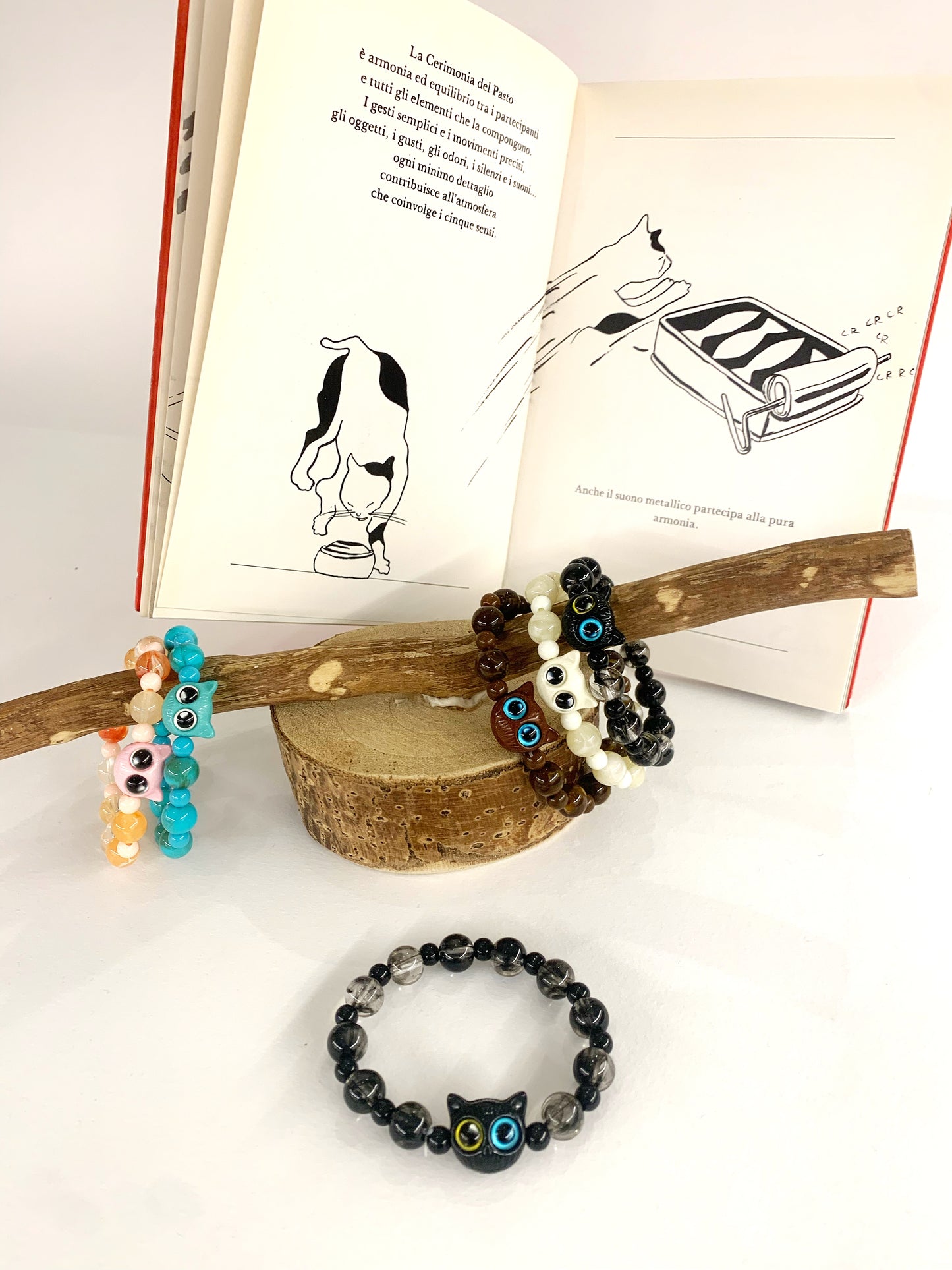 KITTEN  Rainbow ~ bracciale con gattino e perle in resina, elasticizzato