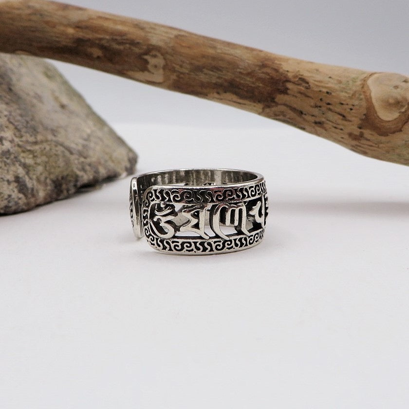 MANTRA RING ~  Anello a fede filigranata in Copper Silver 925 Plated~ con mantra OM MANI PADME HUM