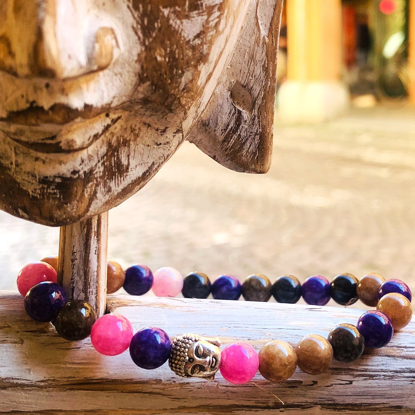 THAI BUDDHA ~ BRACCIALE ELASTICIZZATO IN PIETRA DURA NATURALE con BUDDHA